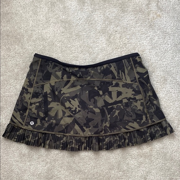 lululemon athletica green camo shirt - Picture 1 of 4